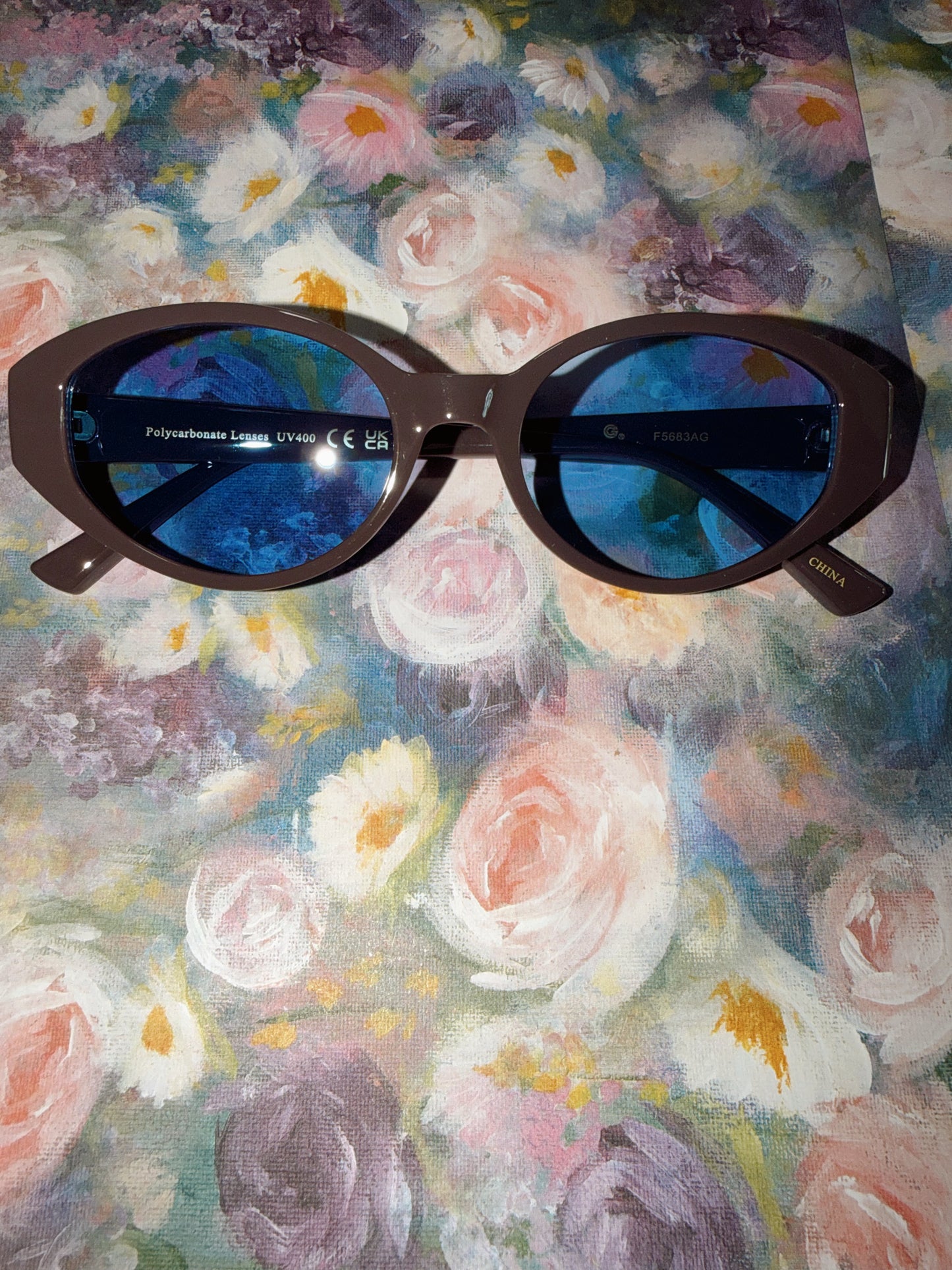 Thick Oval Sunnies