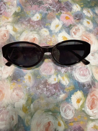 Thick Oval Sunnies